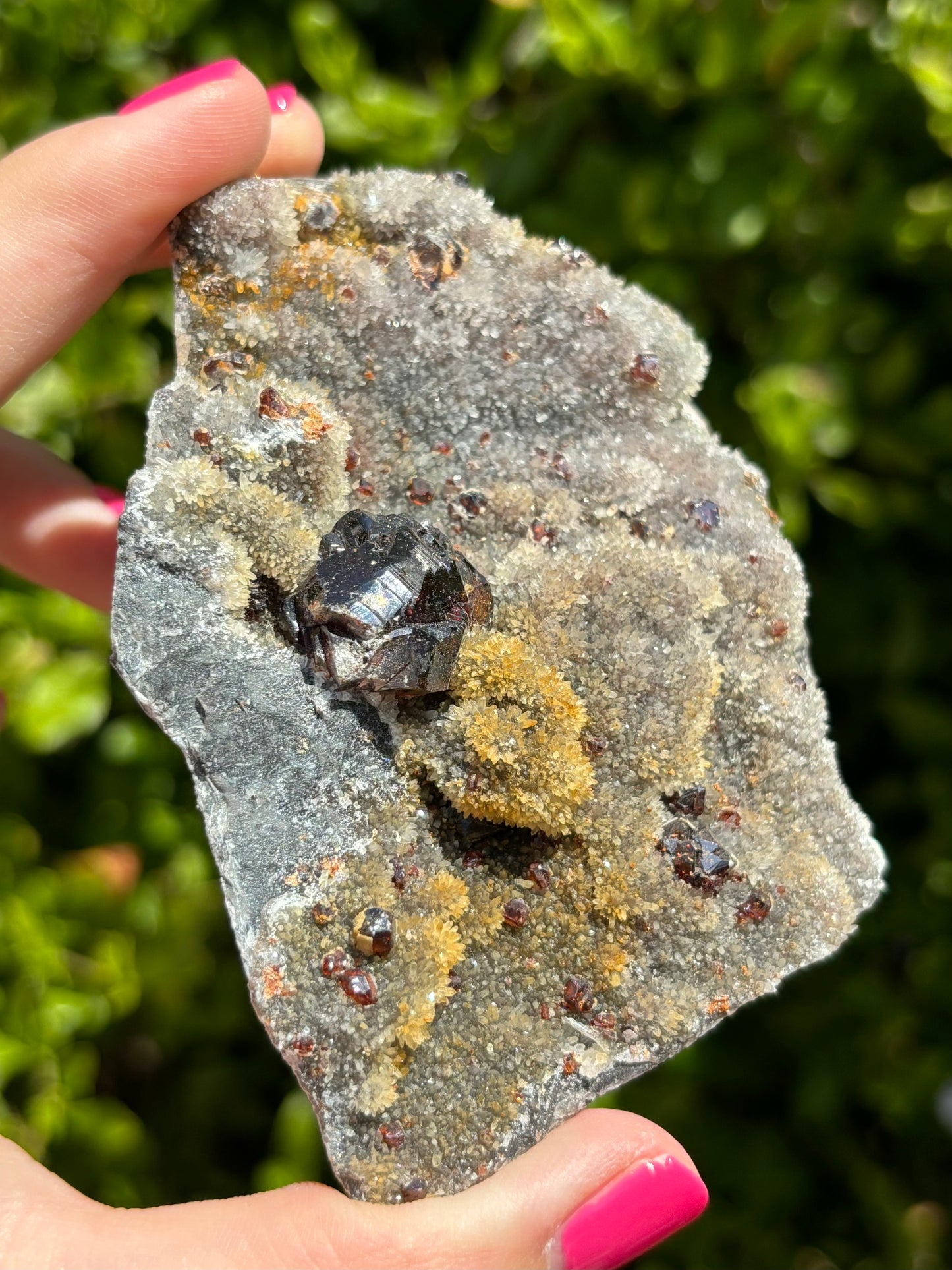 Sphalerite with Garnet B